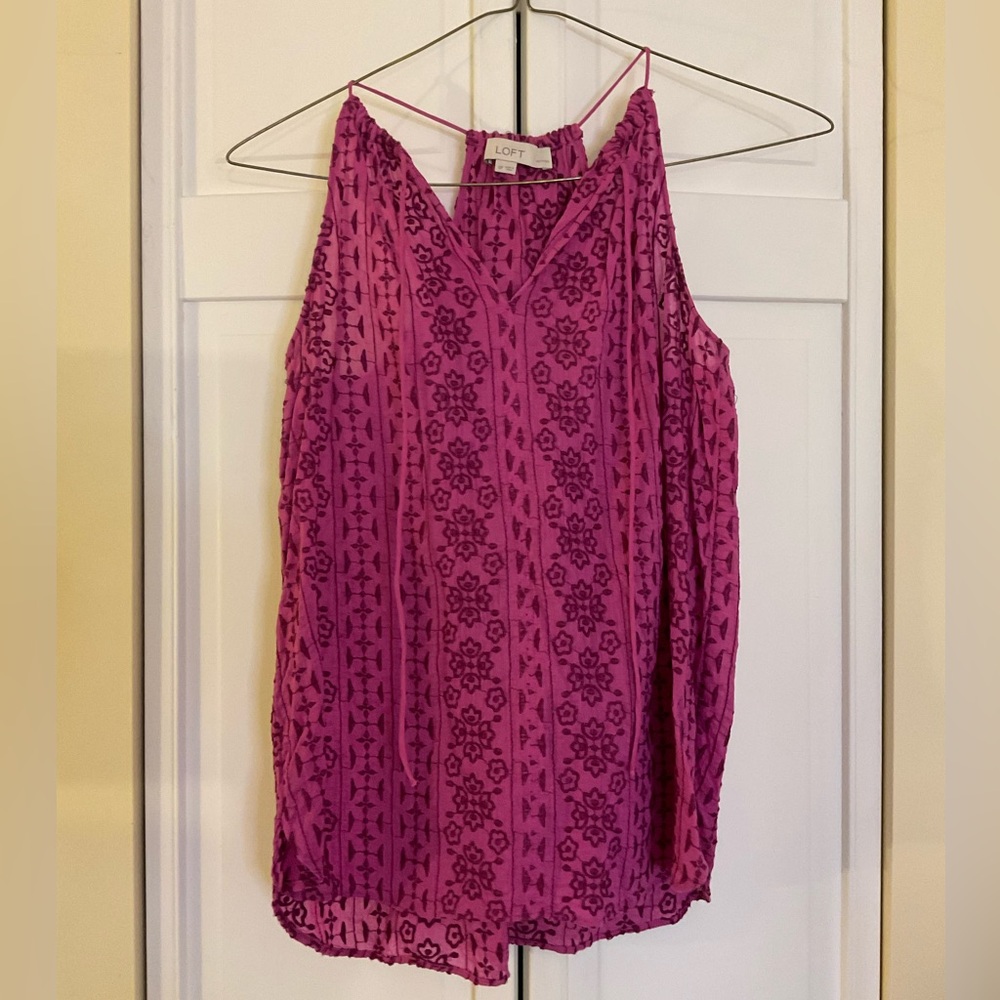 ❌ LOFT Pink Embroidered Floral Tank Top